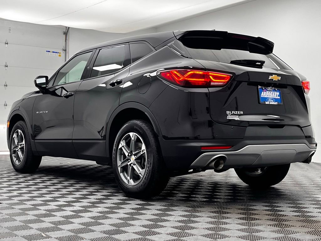 Used 2024 Chevrolet Blazer LT image 11