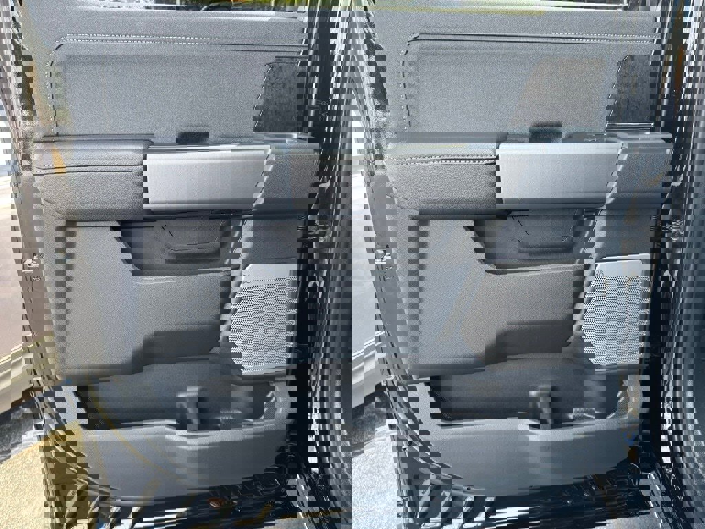 New 2026 Ford F250 Lariat w/ FX4 Off-Road Package image 32