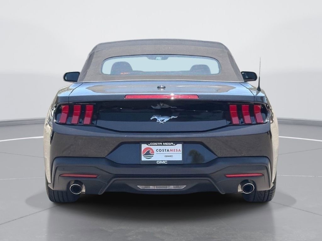 Used 2025 Ford Mustang Convertible RWD image 4