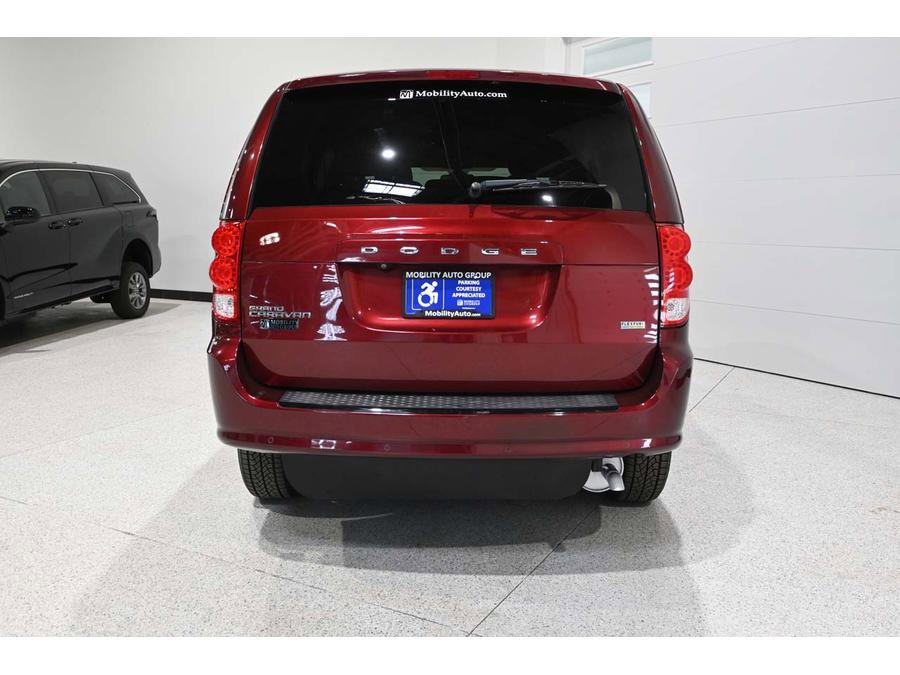 Used 2019 Dodge Grand Caravan SE FWD image 7