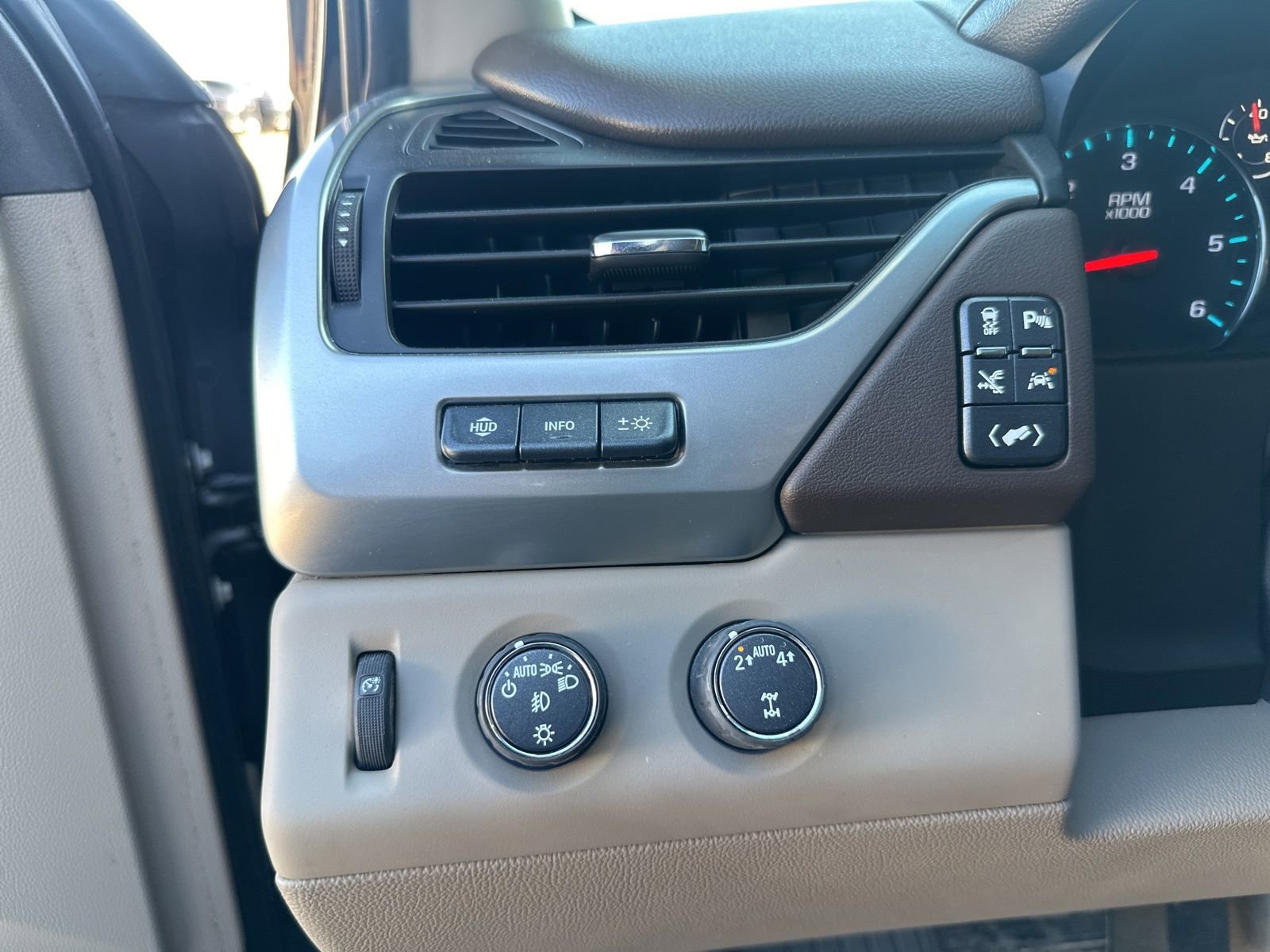 Used 2019 Chevrolet Tahoe Premier image 11