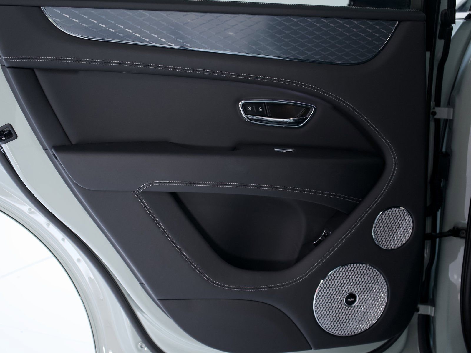 Certified 2025 Bentley Bentayga image 22