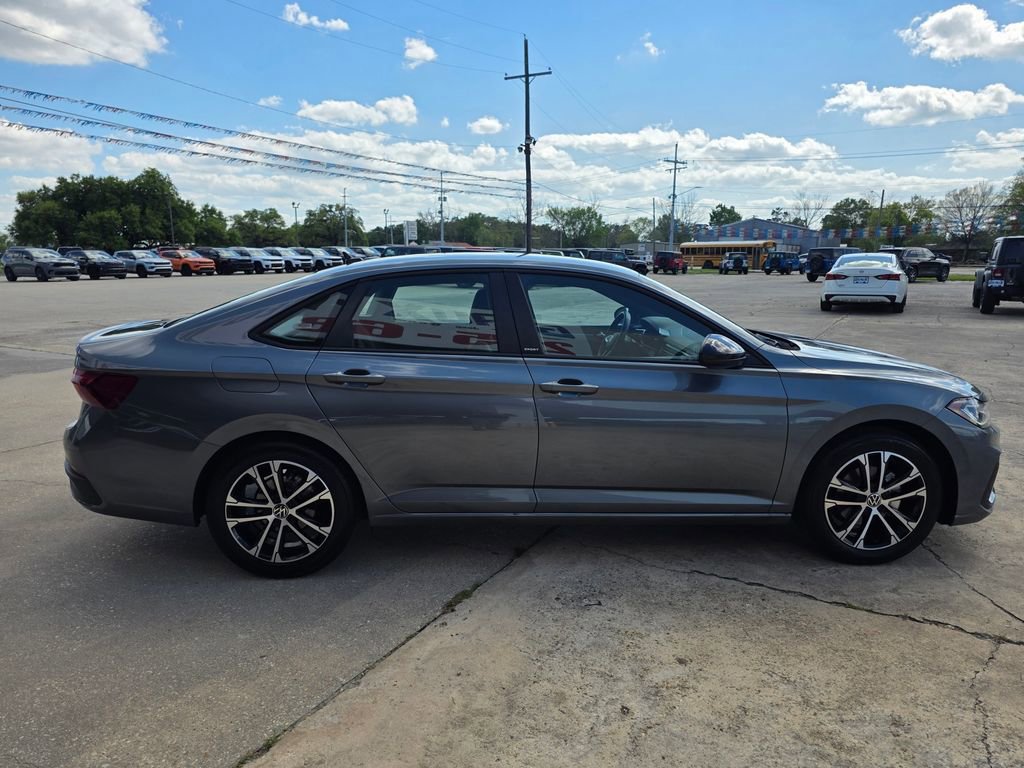 Used 2025 Volkswagen Jetta Sport image 8