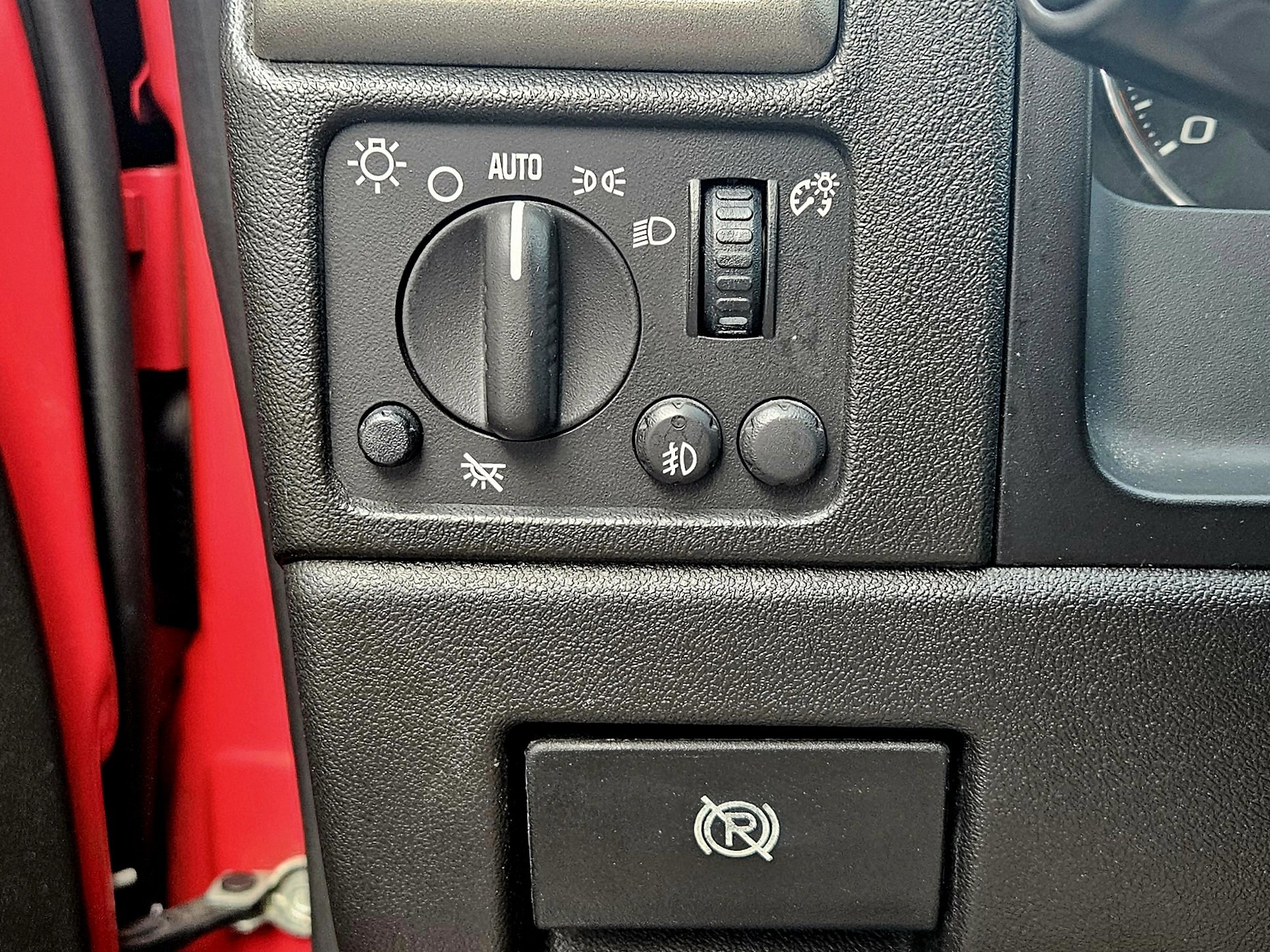 Used 2011 Chevrolet Colorado LT image 34