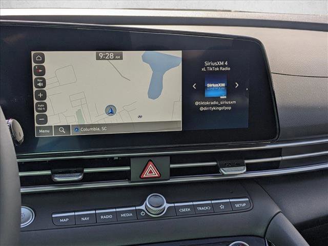 Used 2024 Hyundai Elantra Limited image 14