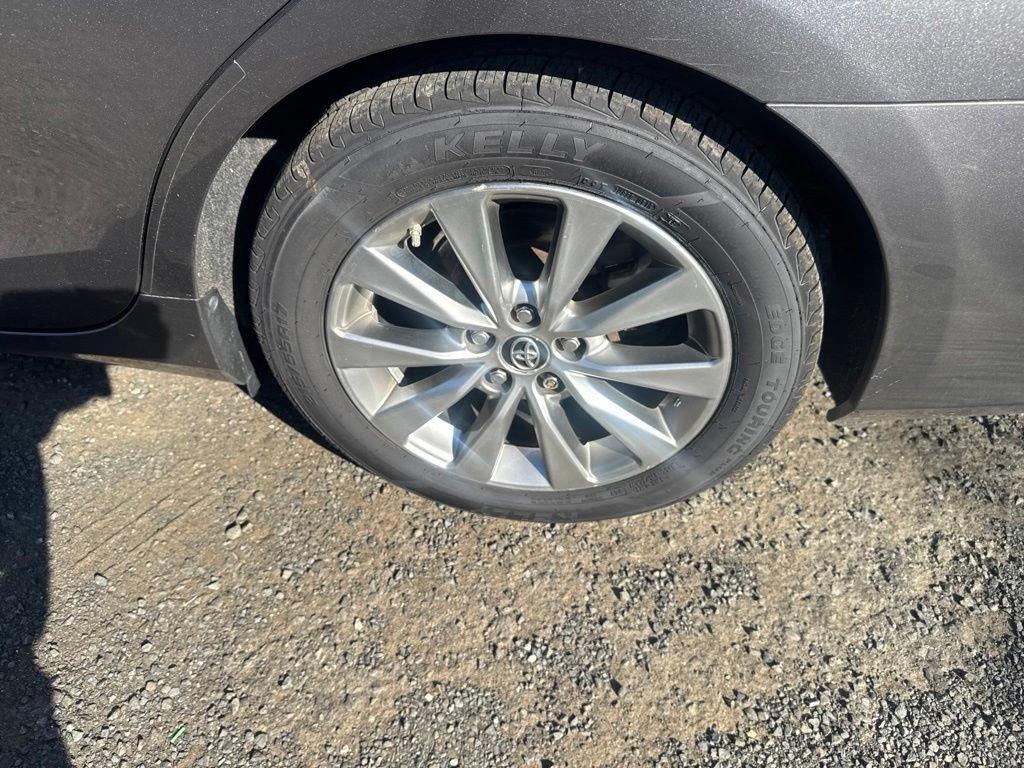 Used 2015 Toyota Camry XLE w/ Moonroof Package FWD image 18