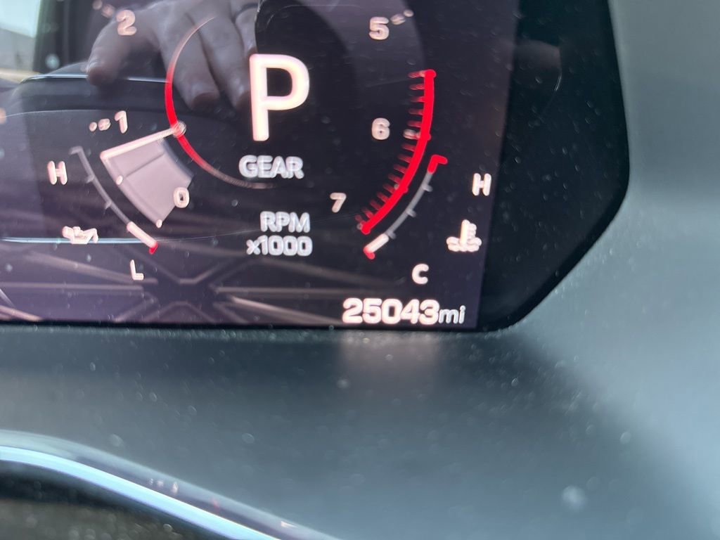 Used 2023 GMC Canyon Denali image 8