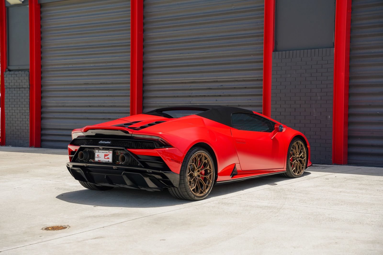 Used 2022 Lamborghini Huracan EVO RWD image 14