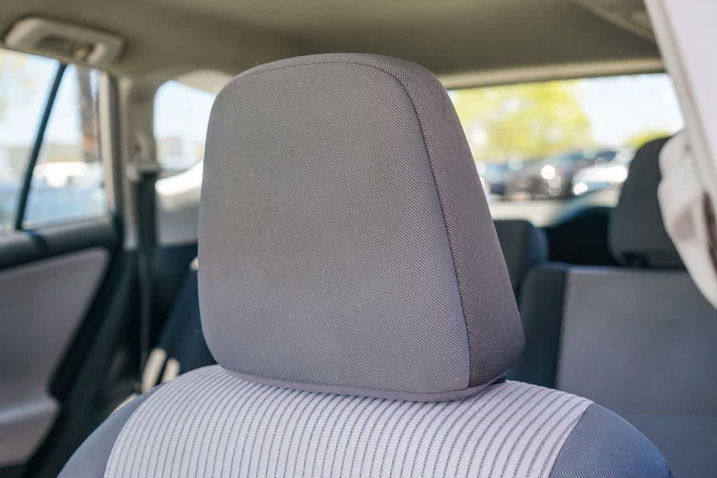 Used 2014 Toyota RAV4 LE FWD image 24