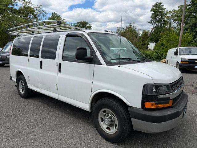 Used 2017 Chevrolet Express 2500 LT w/ LT Preferred Equipment Group RWD image 5
