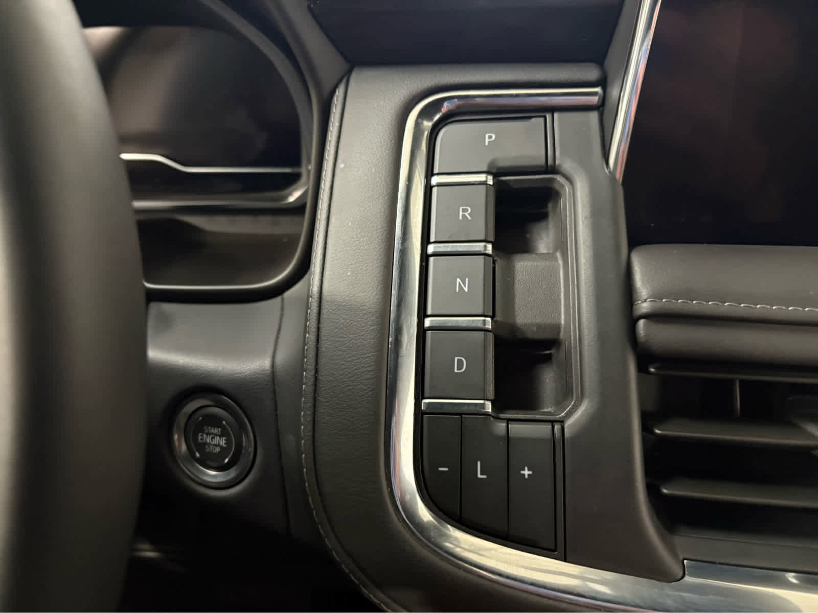Certified 2024 GMC Yukon XL SLE AWD/4WD image 25