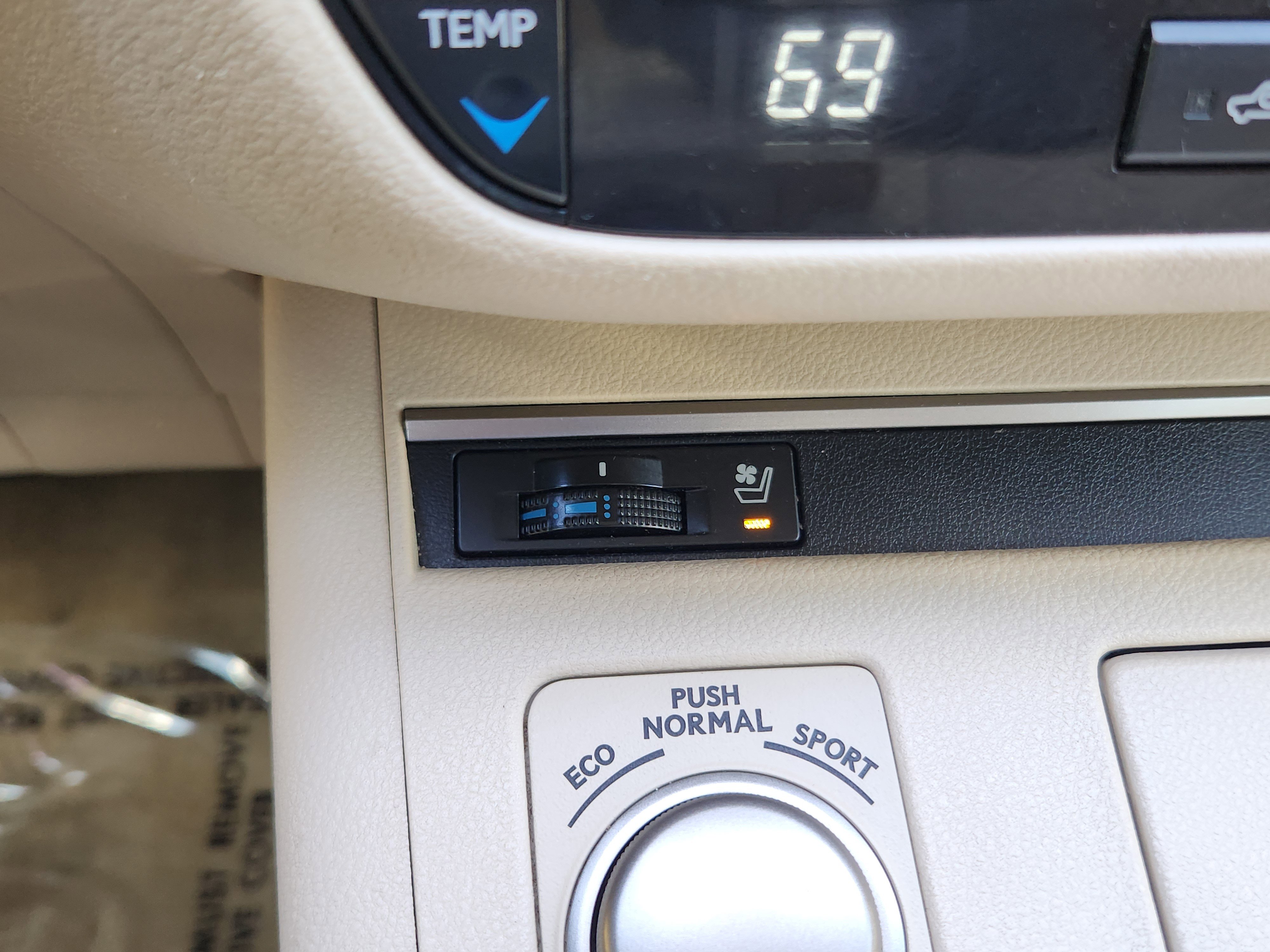Used 2015 Lexus ES 350 w/ Premium Package FWD image 11