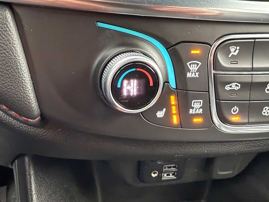 Used 2023 Chevrolet Traverse RS image 58