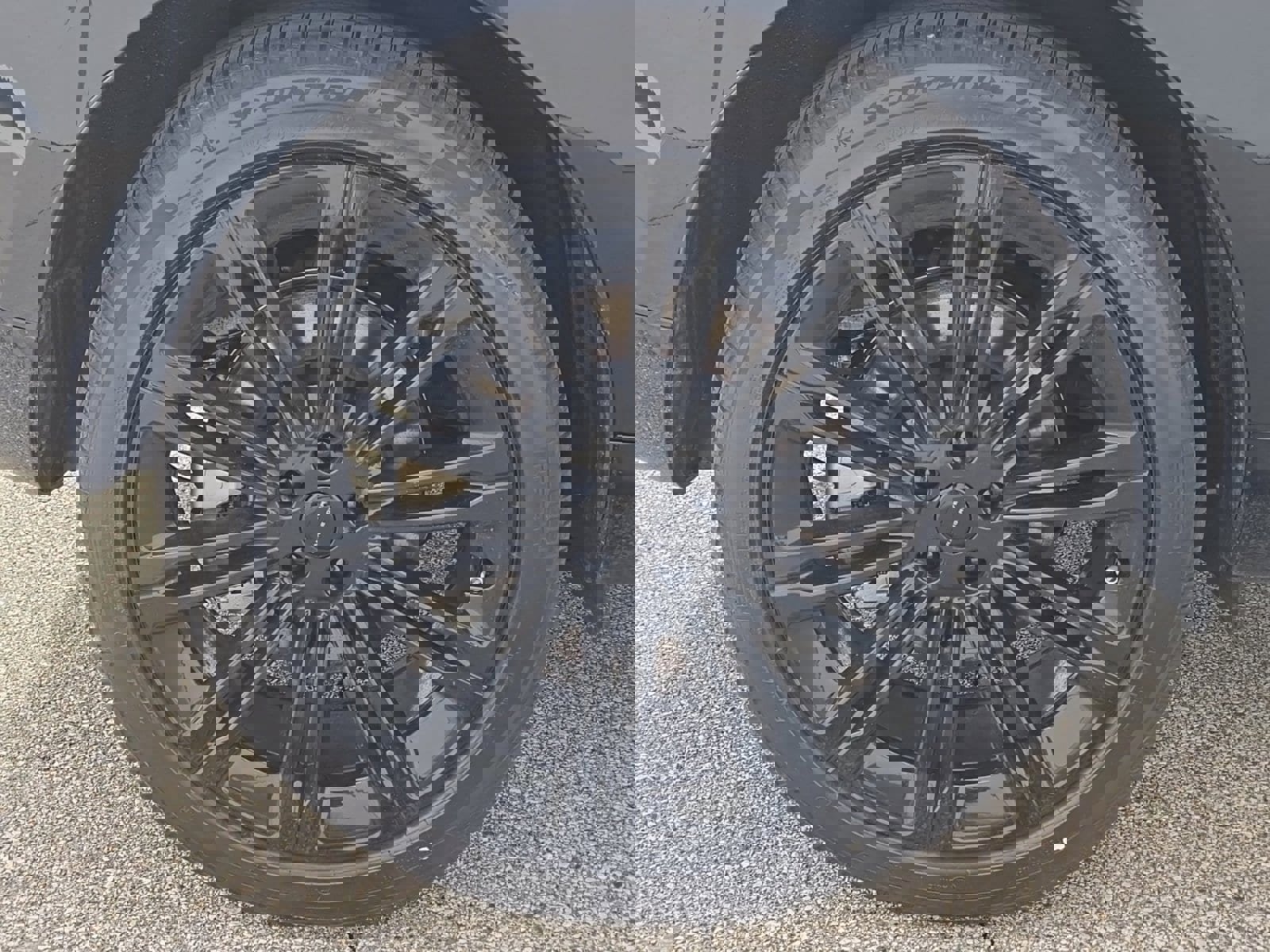 New 2026 Land Rover Range Rover Long Wheelbase SE image 6