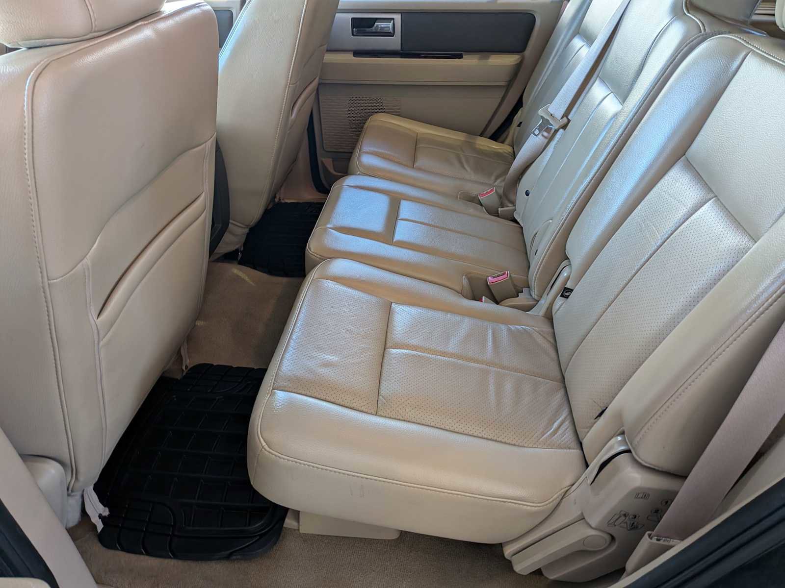 Used 2014 Ford Expedition XLT w/ Equipment Group 202A image 17