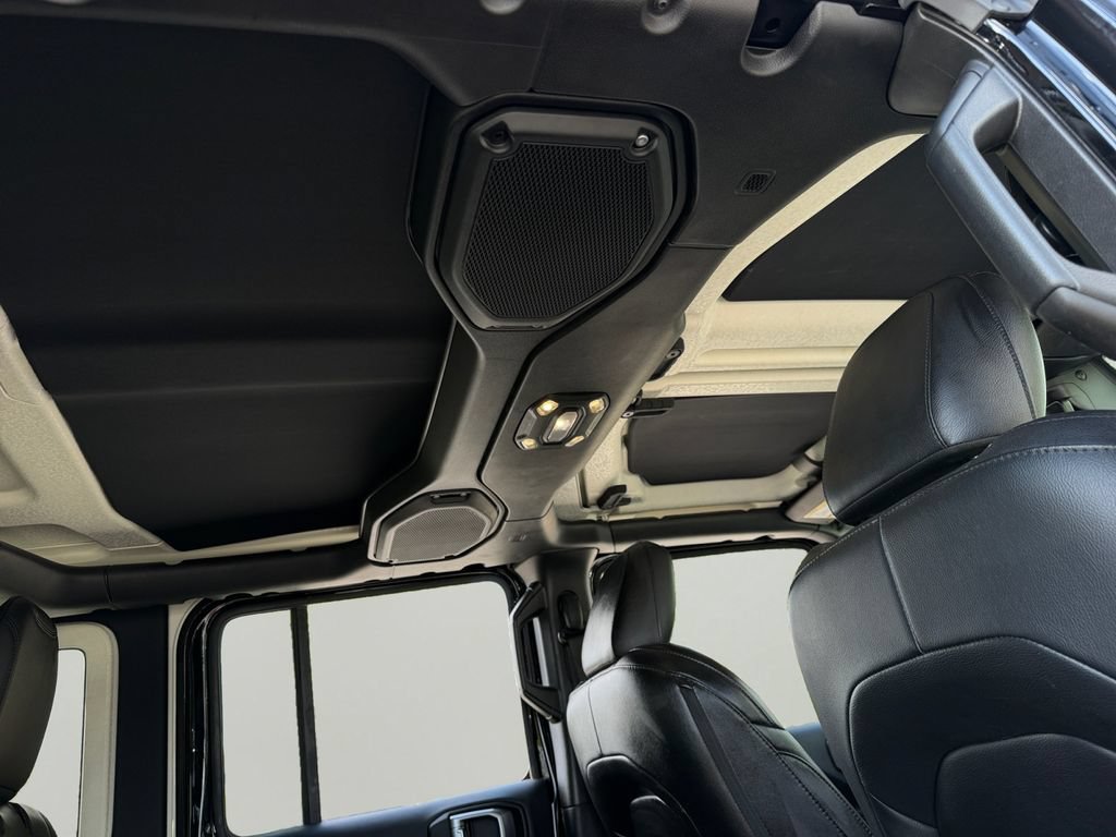 Used 2019 Jeep Wrangler Unlimited Sahara AWD/4WD image 7