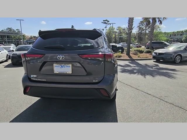 Used 2023 Toyota Highlander XLE image 25