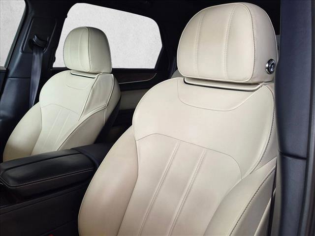 Used 2019 Bentley Bentayga AWD/4WD image 13