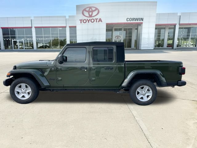 Used 2022 Jeep Gladiator Sport AWD/4WD image 3