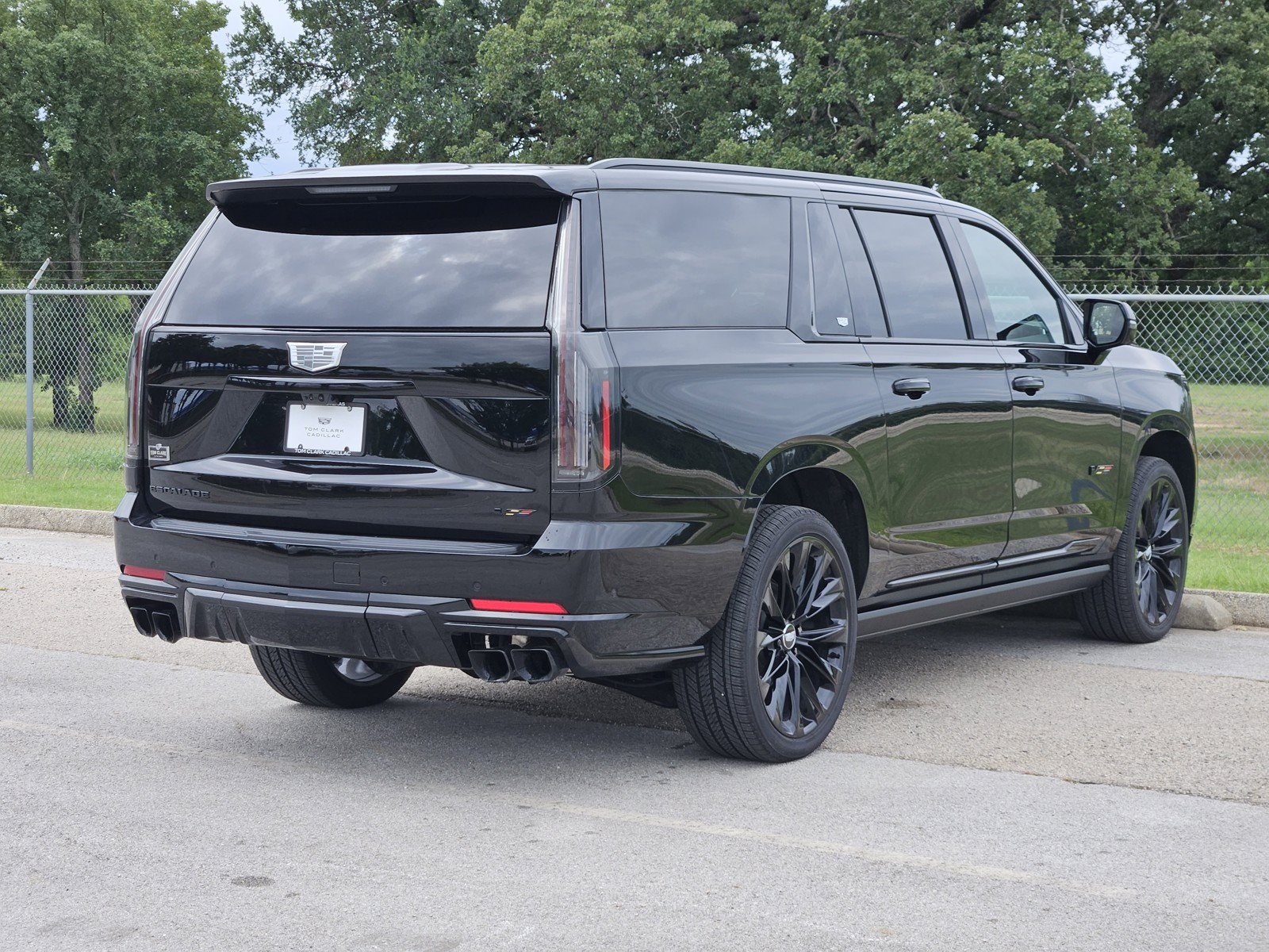 New 2026 Cadillac Escalade ESV V w/ LPO, ONYX Package AWD/4WD image 3