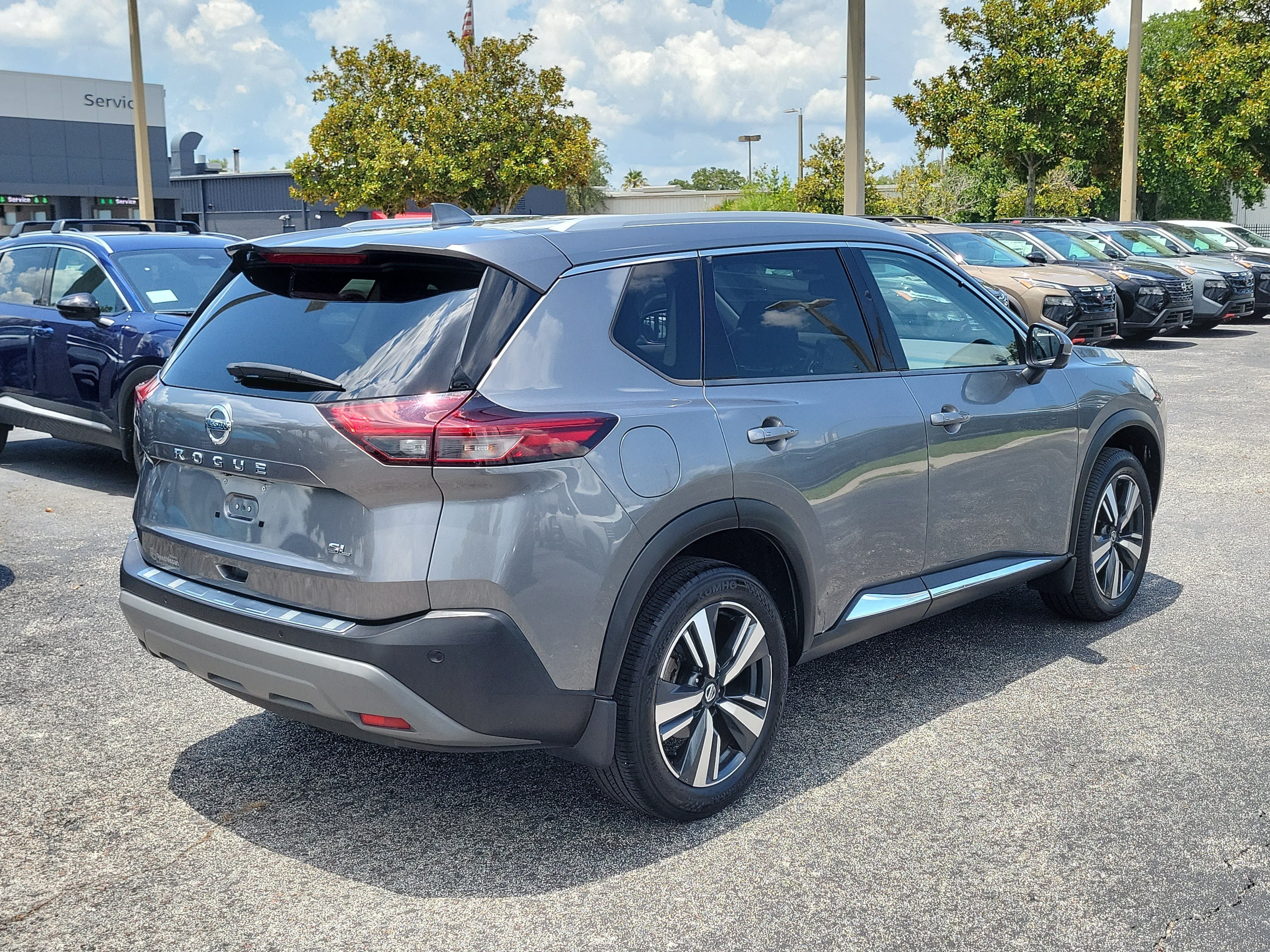Certified 2021 Nissan Rogue SL w/ Premium Package FWD image 4