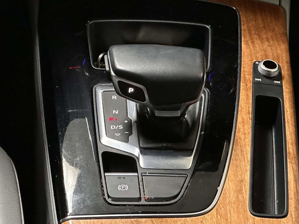 Used 2023 Audi Q5 2.0T Premium w/ Convenience Package image 20