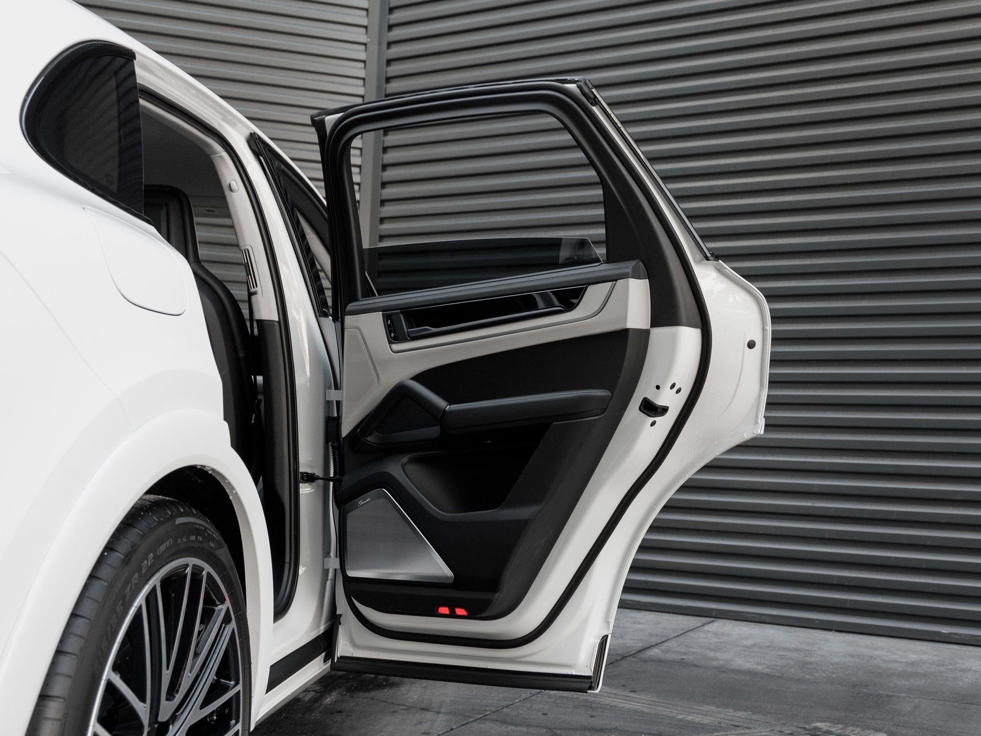 New 2026 Porsche Cayenne Turbo image 36