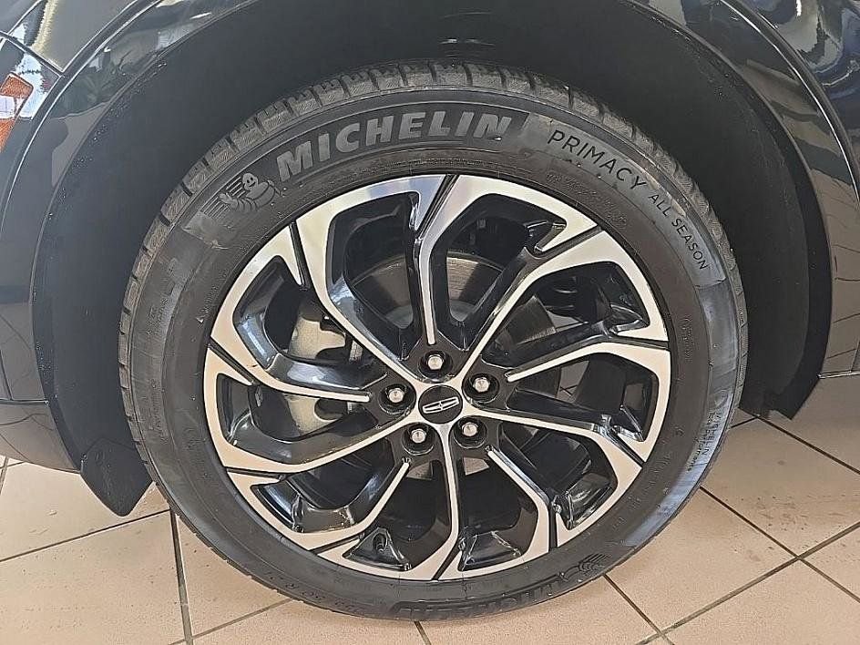 Used 2025 Lincoln Nautilus Reserve image 44