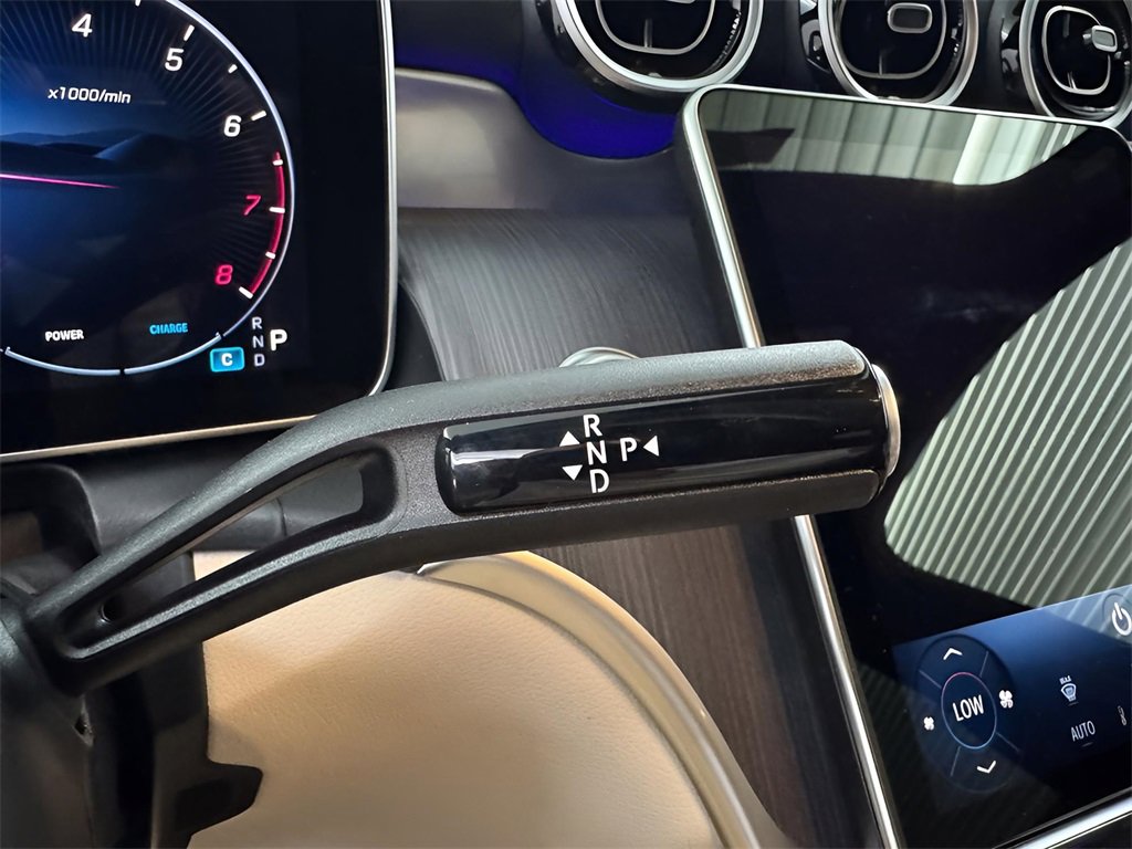 Used 2025 Mercedes-Benz GLC 300 image 19