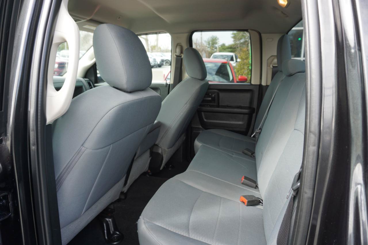 Used 2017 RAM 1500 Express w/ Black Ram 1500 Express Group AWD/4WD image 6