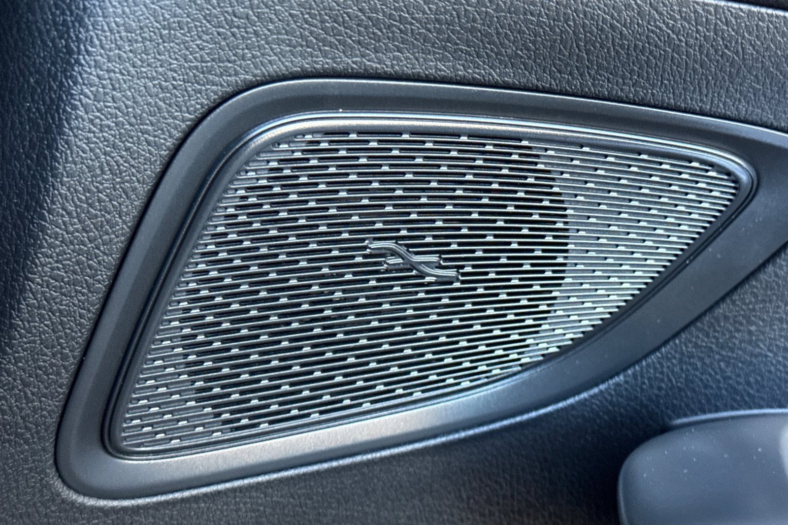 New 2025 Mercedes-Benz C 300 4MATIC Sedan image 21