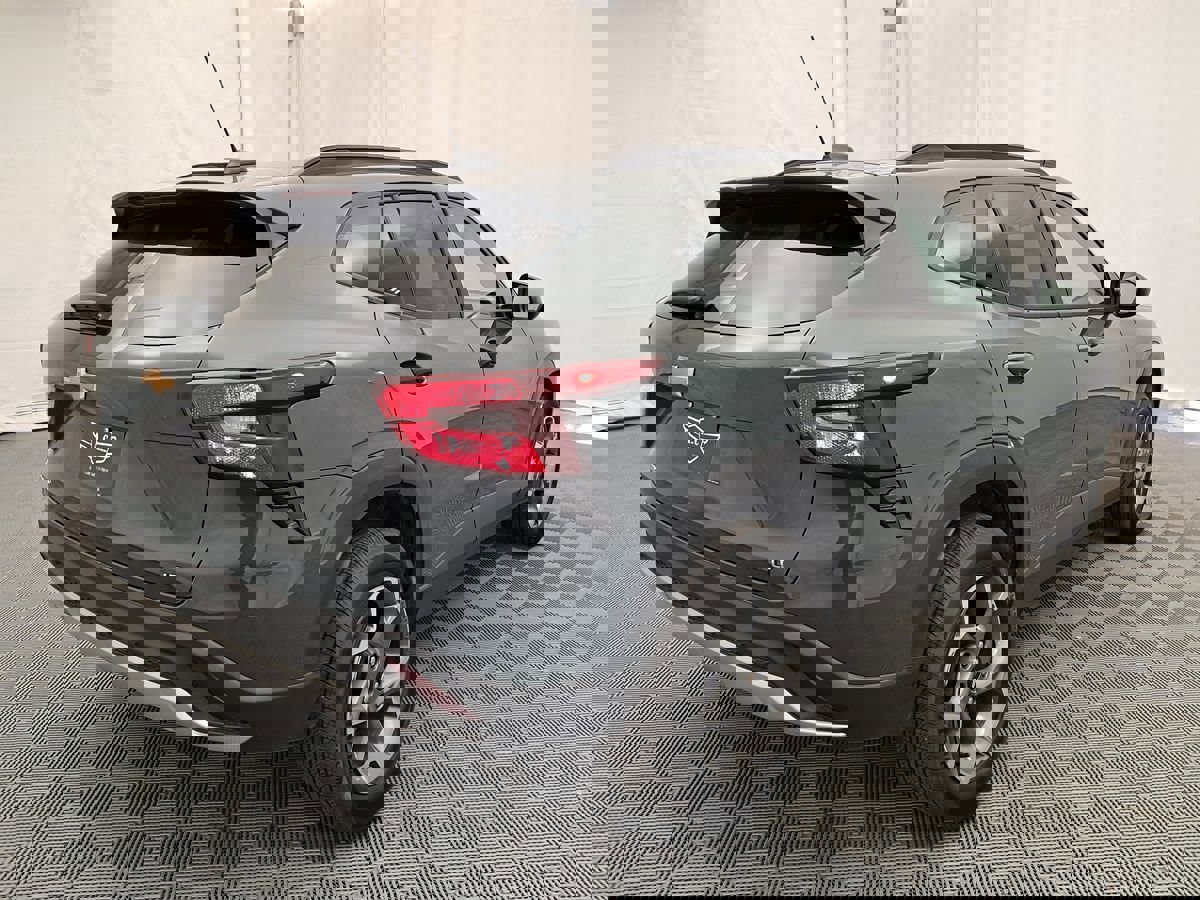 Used 2025 Chevrolet Trax LT image 3