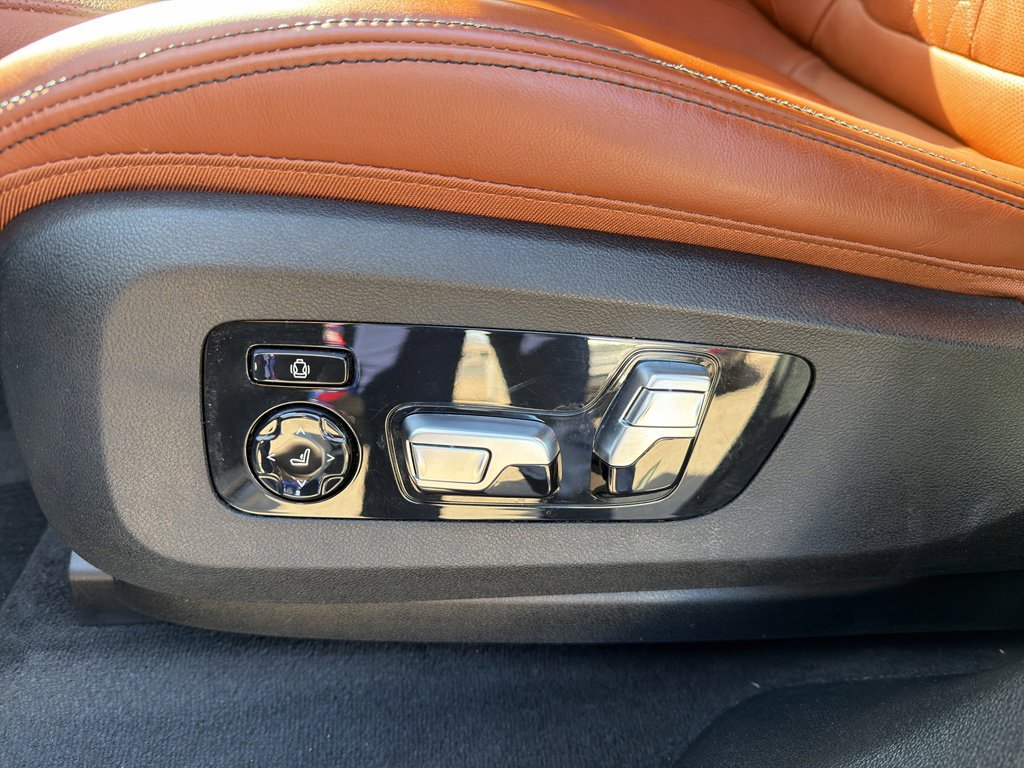 Used 2022 BMW X6 M50i w/ Premium Package image 12