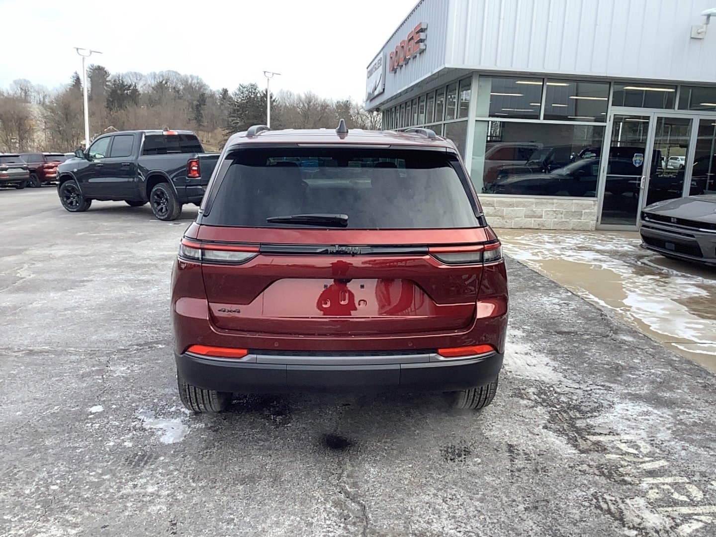 New 2026 Jeep Grand Cherokee Altitude image 4