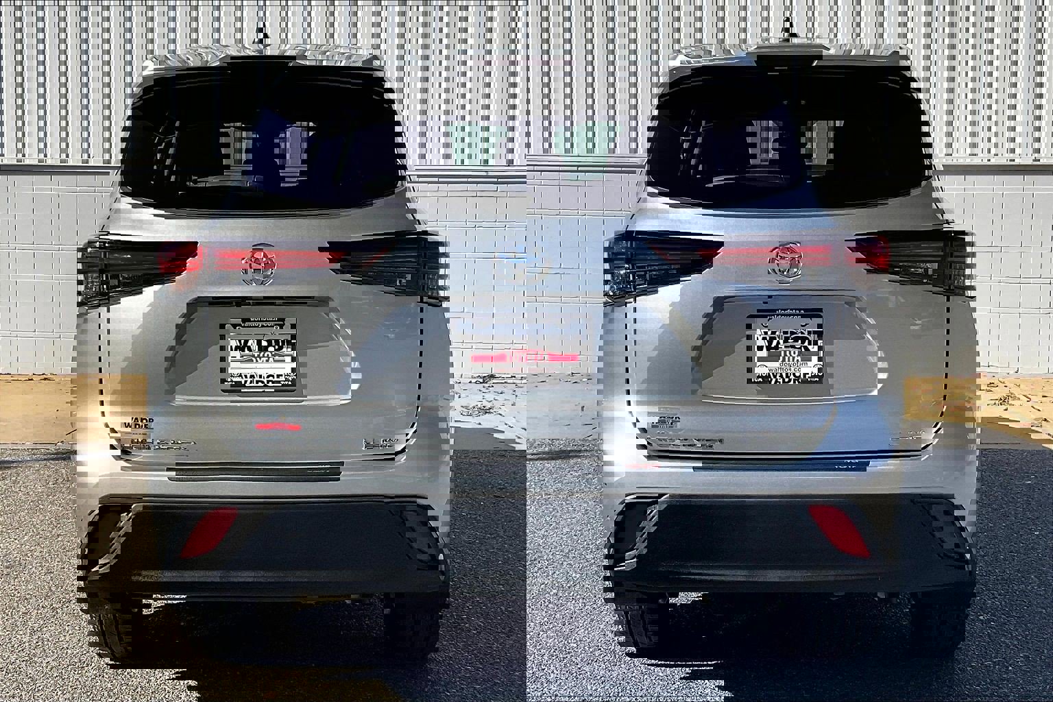 Used 2024 Toyota Highlander LE image 5