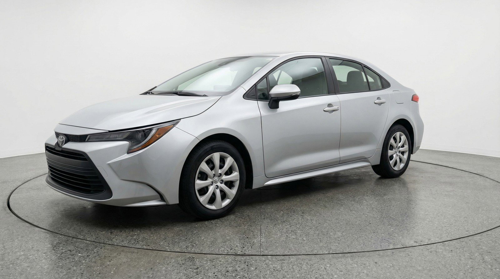 Used 2025 Toyota Corolla LE image 3