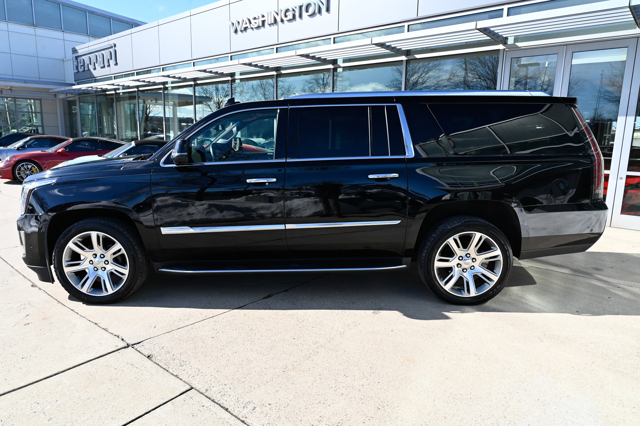 Used 2017 Cadillac Escalade ESV Luxury image 8
