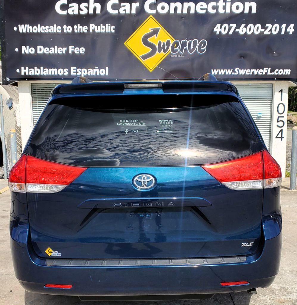 Used 2012 Toyota Sienna XLE FWD image 12