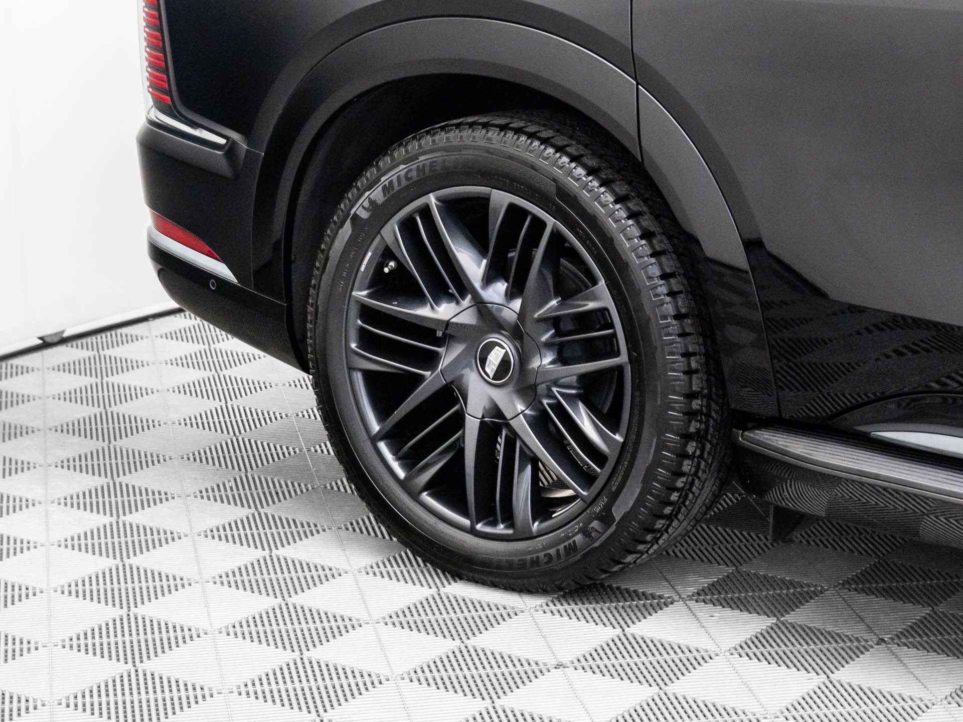 New 2025 Cadillac Escalade IQ Sport 2 w/ LPO, ONYX Package image 37