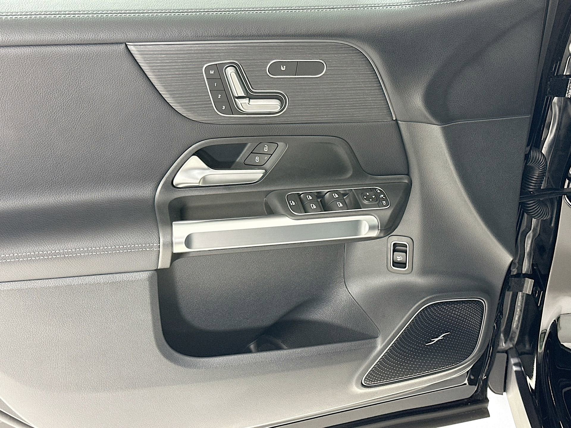 New 2026 Mercedes-Benz GLB 35 AMG 4MATIC image 19