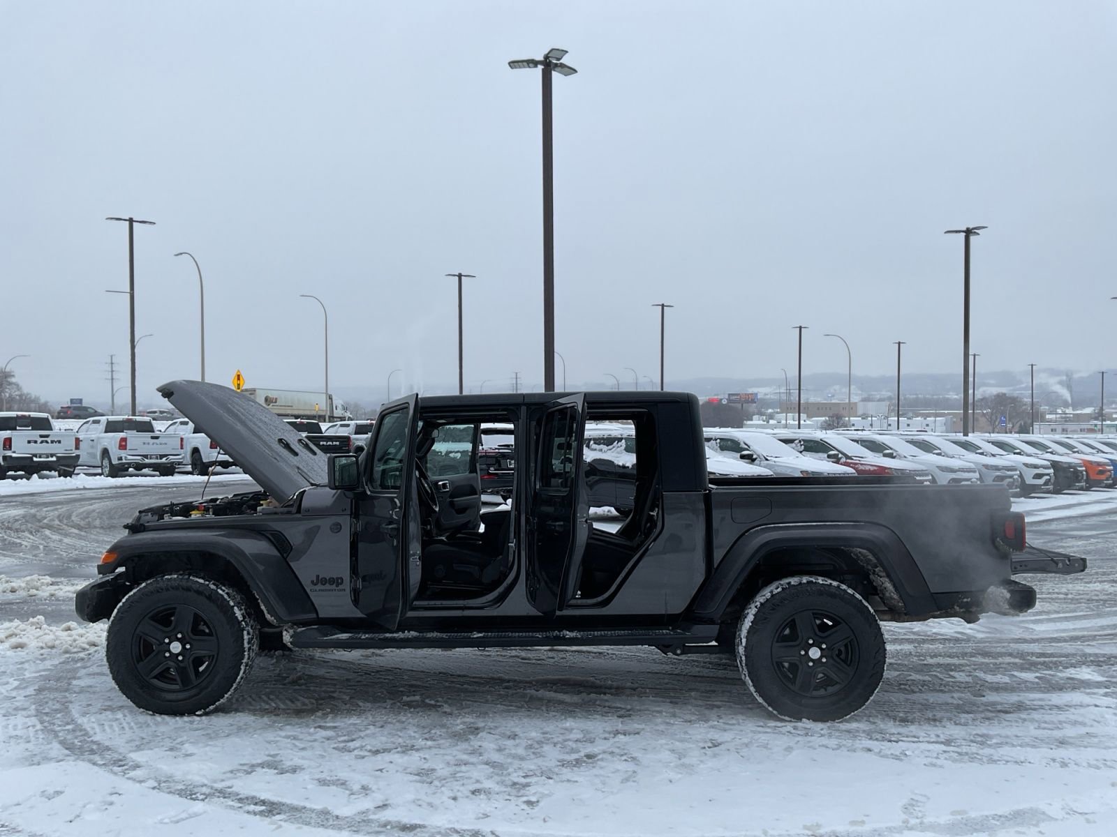 Used 2022 Jeep Gladiator Sport image 33