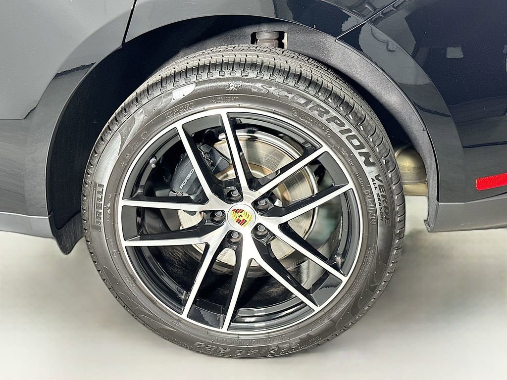 Used 2025 Porsche Macan image 34
