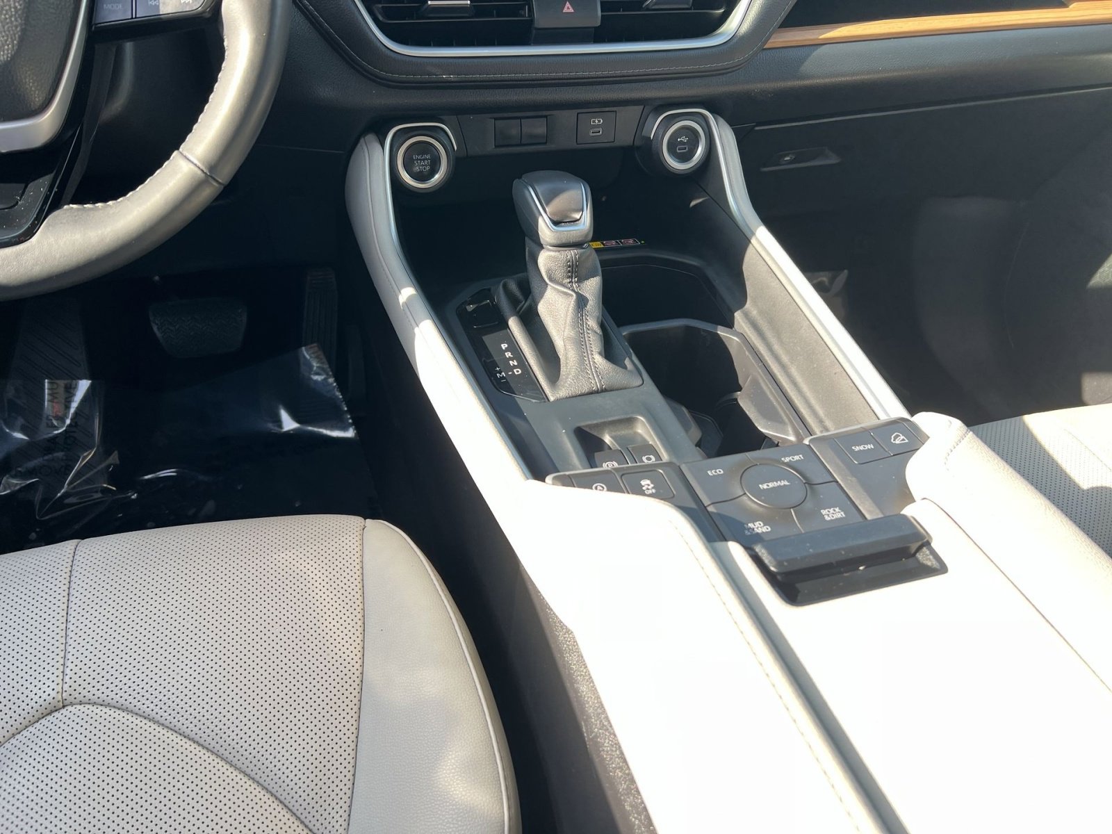 Used 2024 Toyota Grand Highlander Limited image 22