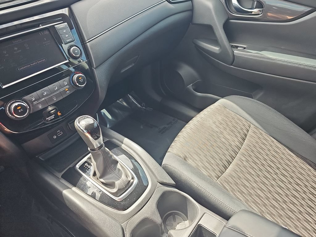 Used 2018 Nissan Rogue S FWD image 24