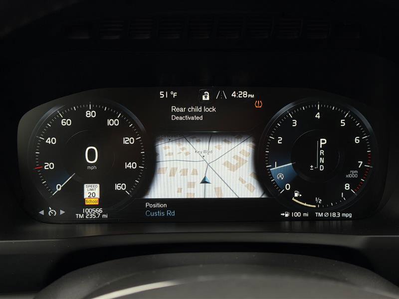 Used 2016 Volvo XC90 T6 Momentum image 37