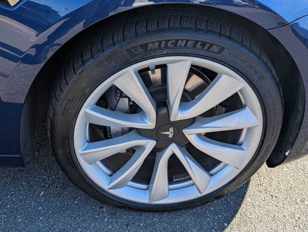 Used 2018 Tesla Model 3 Long Range image 19