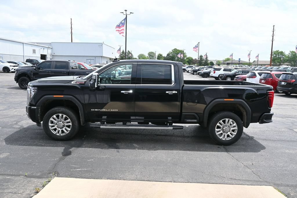 Used 2024 GMC Sierra 3500 Denali w/ Technology Package AWD/4WD image 12