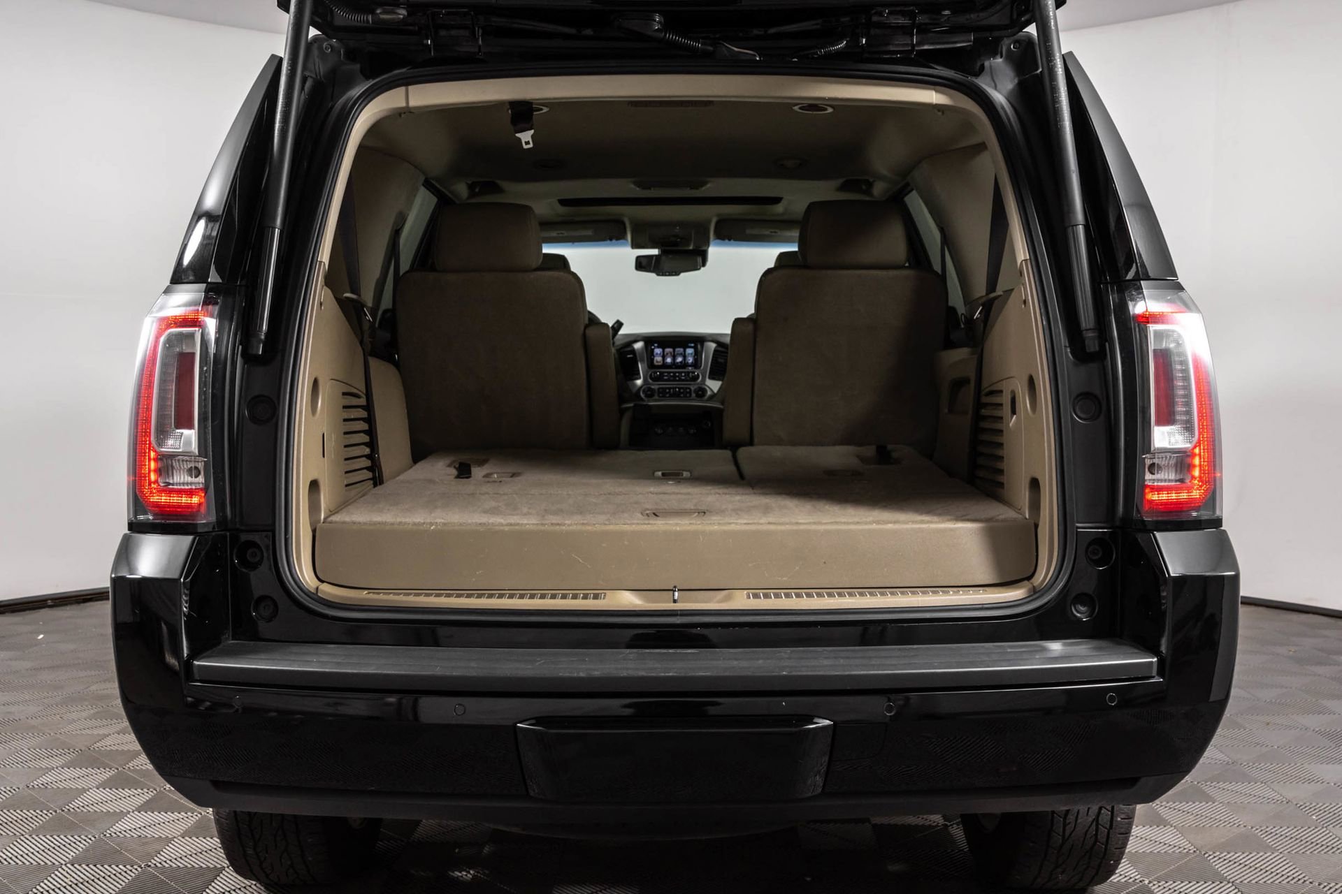 Used 2019 GMC Yukon SLT AWD/4WD image 44
