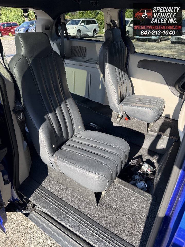 Used 2018 Dodge Grand Caravan SXT FWD image 22