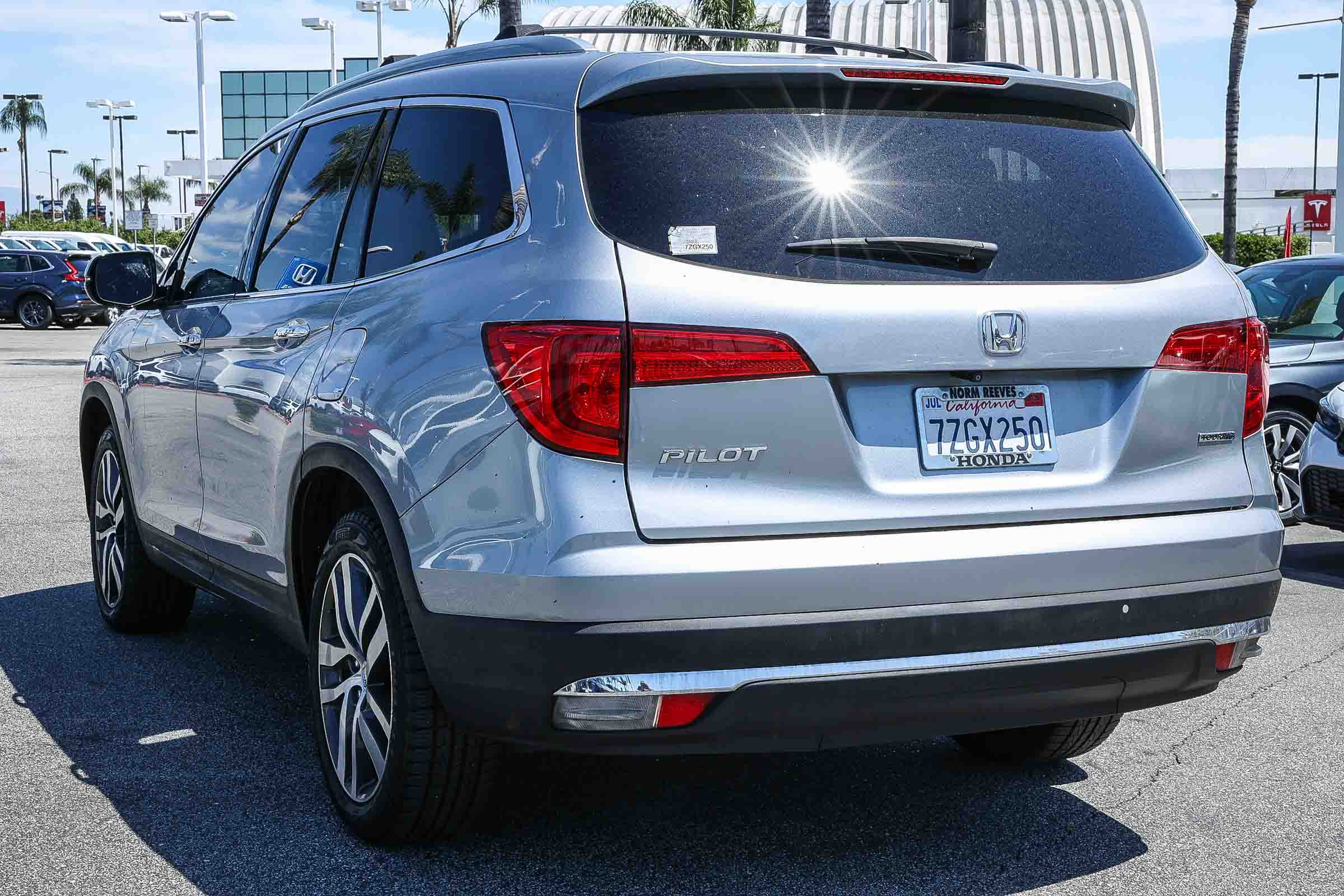 Used 2017 Honda Pilot Touring image 4